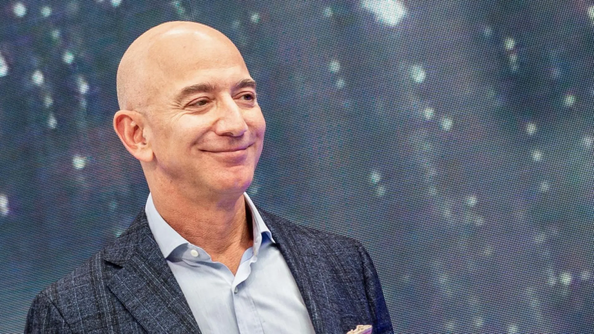 Jeff Bezos y la paradoja de la inteligencia artificial: ¿creación de empleos o automatización masiva?